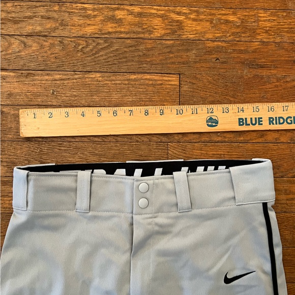 NWT Nike Men’s Grey and Black Double Pocket Stretchy Polyester Baseball Pants S - Picture 4 of 8